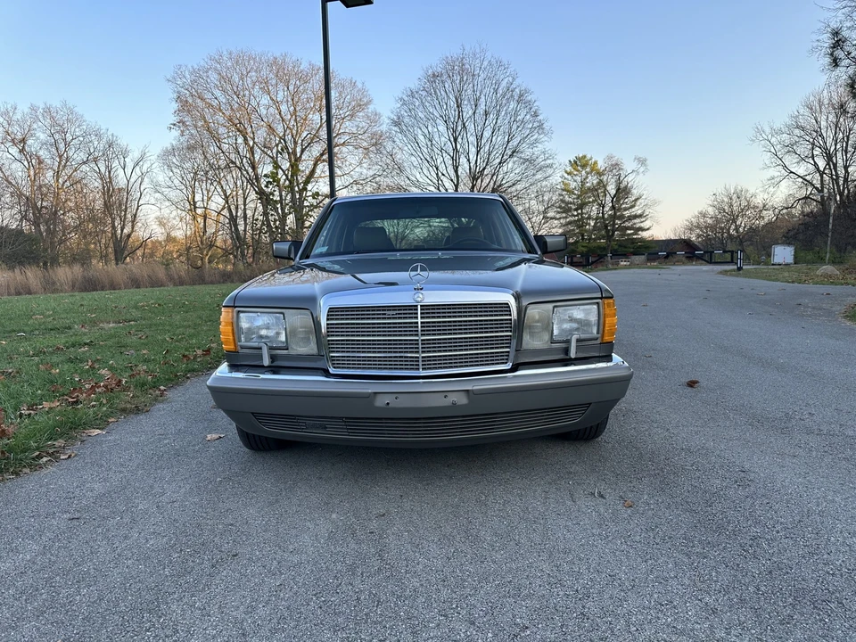 1988 Mercedes-Benz W126 S-Class Sedan - Image 3 of 31
