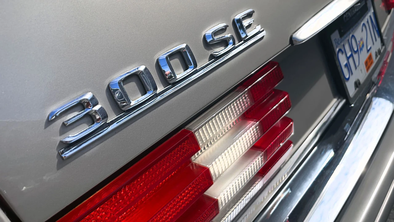 1988 Mercedes-Benz W126 S-Class Sedan - Image 30 of 31