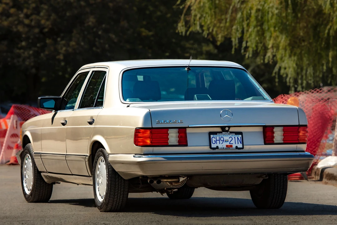 1988 Mercedes-Benz W126 S-Class Sedan - Image 4 of 31