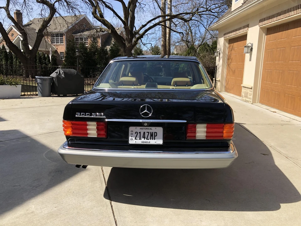 1988 Mercedes-Benz W126 S-Class Sedan - Image 11 of 31
