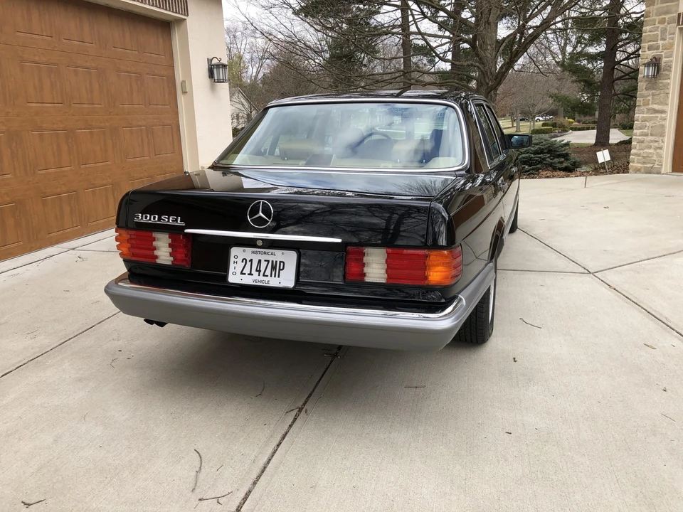 1988 Mercedes-Benz W126 S-Class Sedan - Image 10 of 31