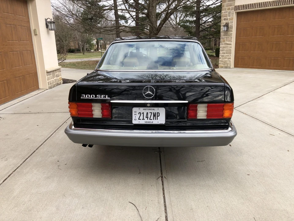 1988 Mercedes-Benz W126 S-Class Sedan - Image 12 of 31