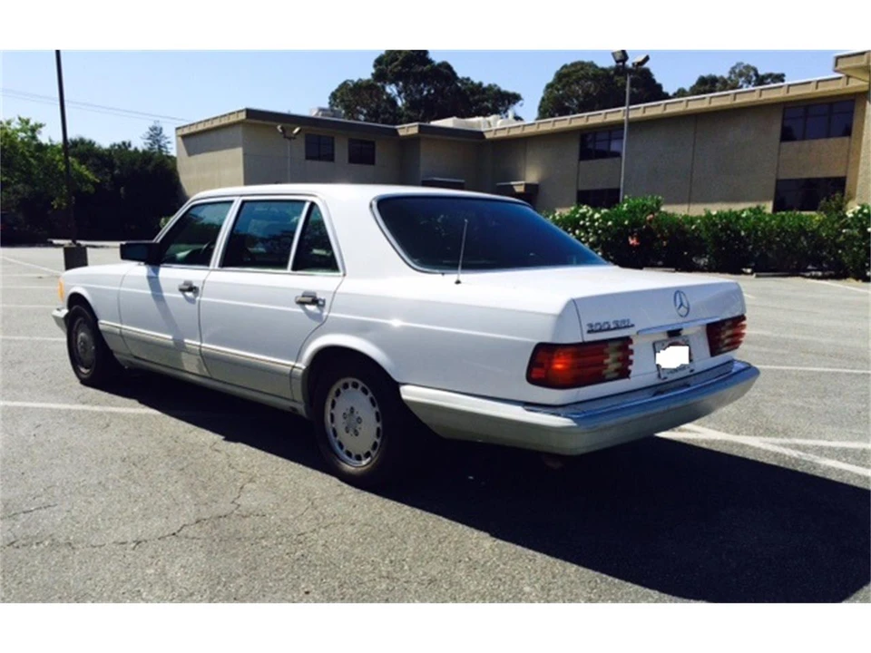 1988 Mercedes-Benz W126 S-Class Sedan - Image 3 of 11