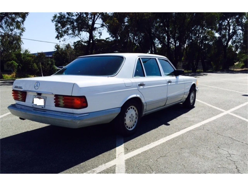 1988 Mercedes-Benz W126 S-Class Sedan - Image 2 of 11