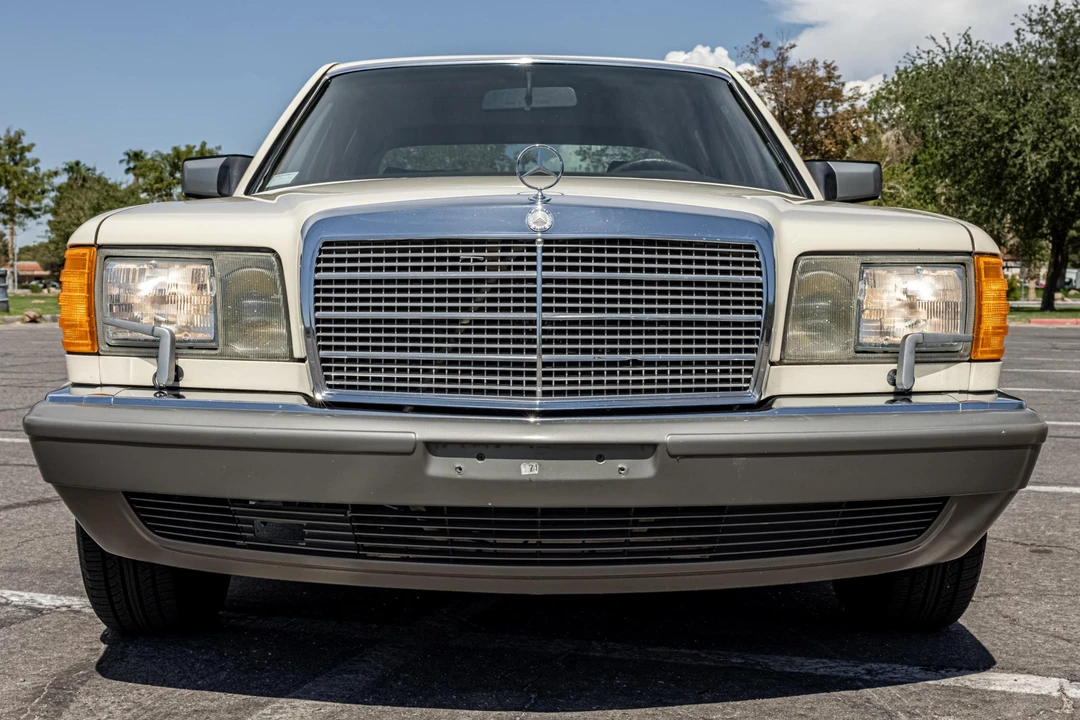 1988 Mercedes-Benz W126 S-Class Sedan - Image 2 of 31