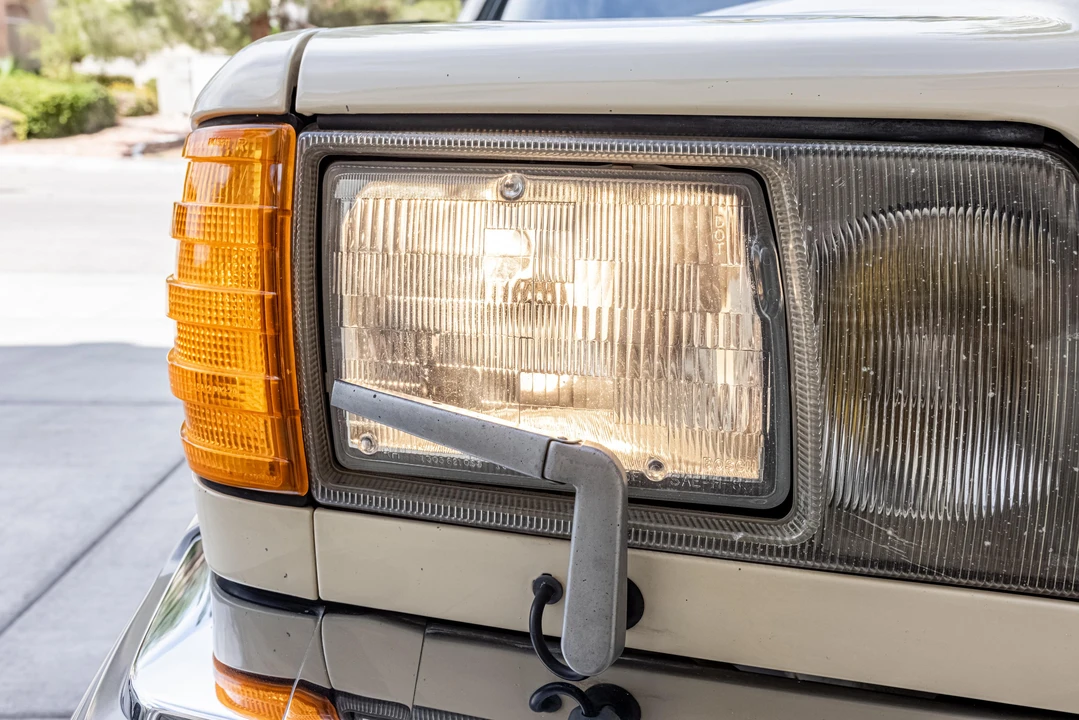 1988 Mercedes-Benz W126 S-Class Sedan - Image 19 of 31