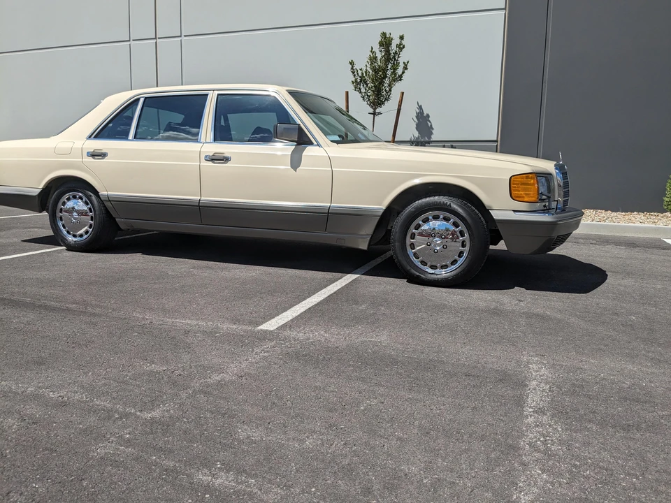1988 Mercedes-Benz W126 S-Class Sedan - Image 16 of 31