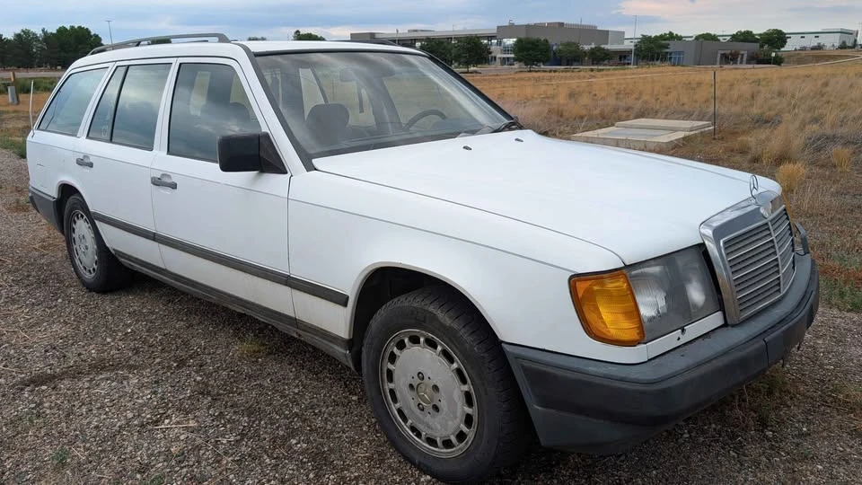 1988 Mercedes-Benz W124 E-Class - Image 2 of 16