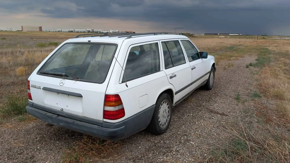 1988 Mercedes-Benz W124 E-Class - Image 4 of 16