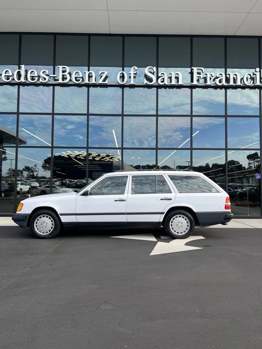 1988 Mercedes-Benz W124 E-Class - Image 4 of 31