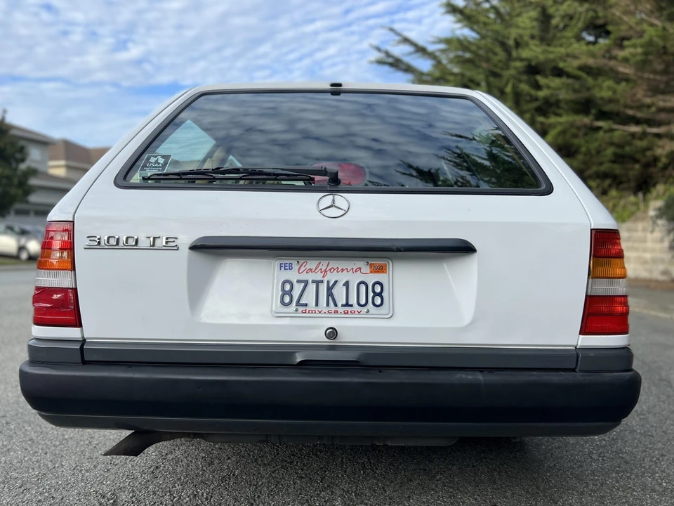 1988 Mercedes-Benz W124 E-Class - Image 14 of 31