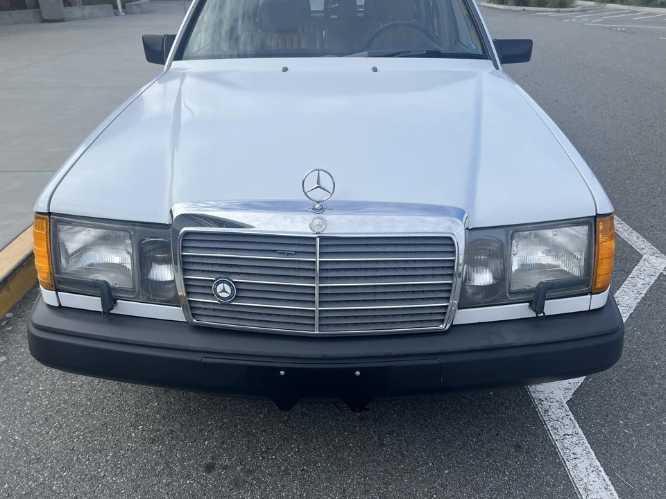1988 Mercedes-Benz W124 E-Class - Image 22 of 31