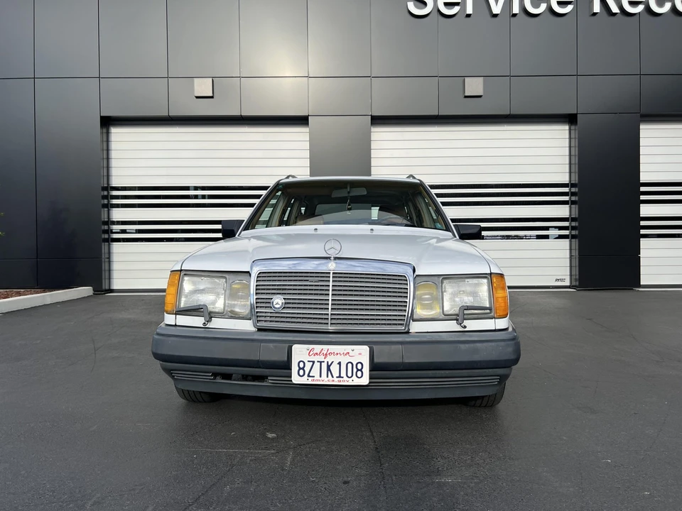 1988 Mercedes-Benz W124 E-Class - Image 15 of 31