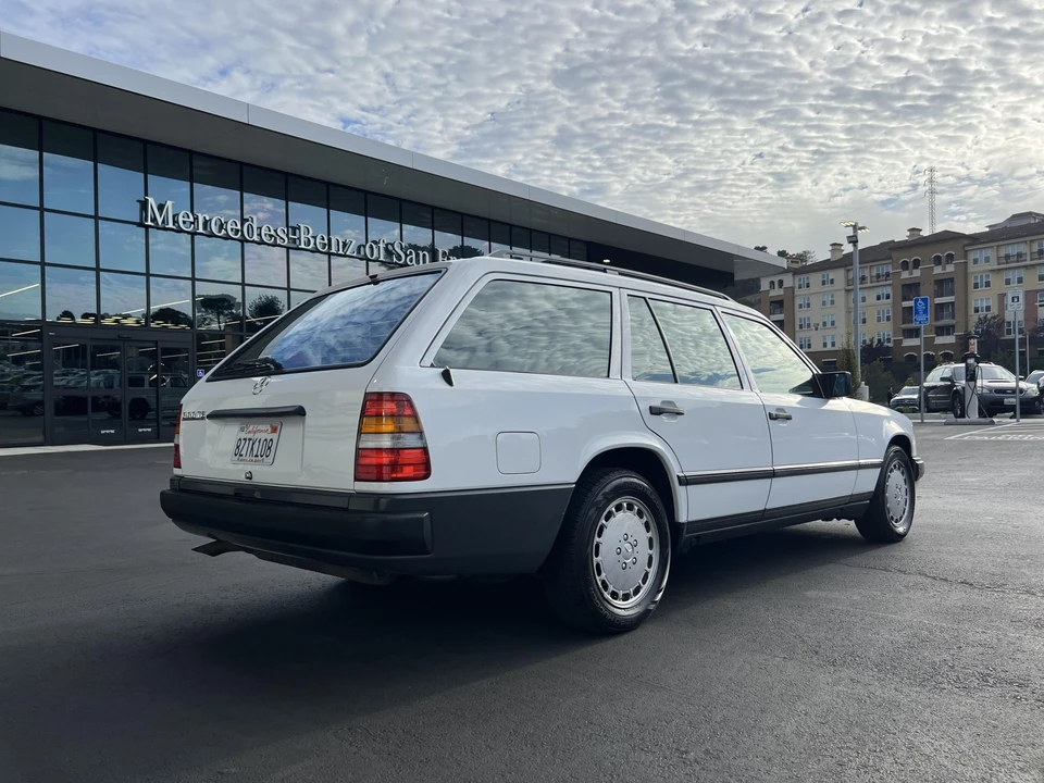 1988 Mercedes-Benz W124 E-Class - Image 7 of 31