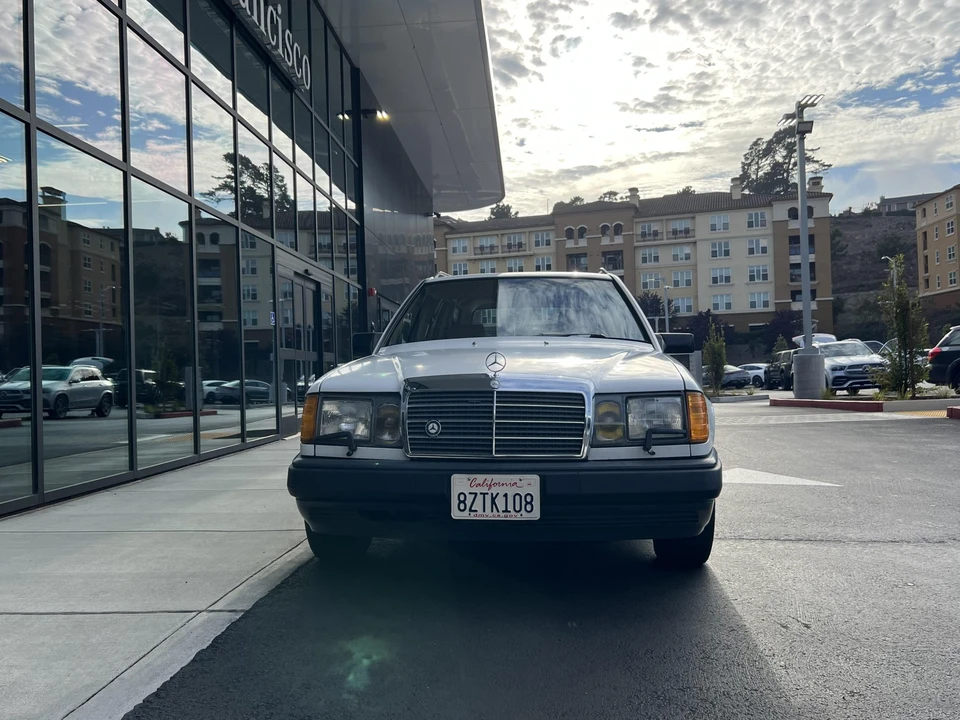1988 Mercedes-Benz W124 E-Class - Image 9 of 31