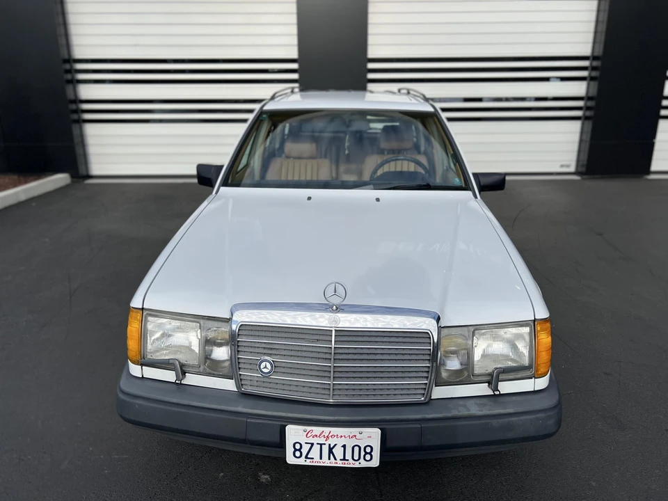 1988 Mercedes-Benz W124 E-Class - Image 17 of 31
