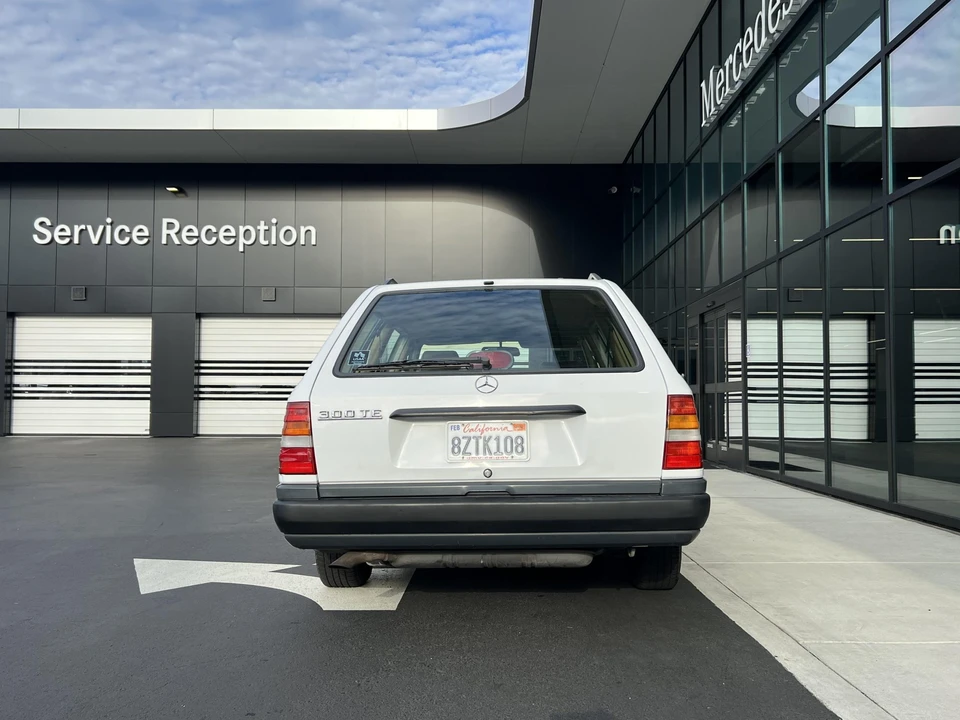 1988 Mercedes-Benz W124 E-Class - Image 6 of 31