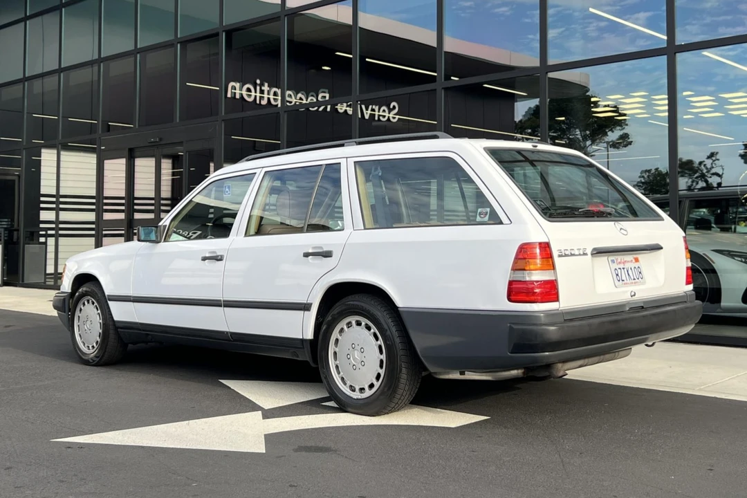 1988 Mercedes-Benz W124 E-Class - Image 5 of 31