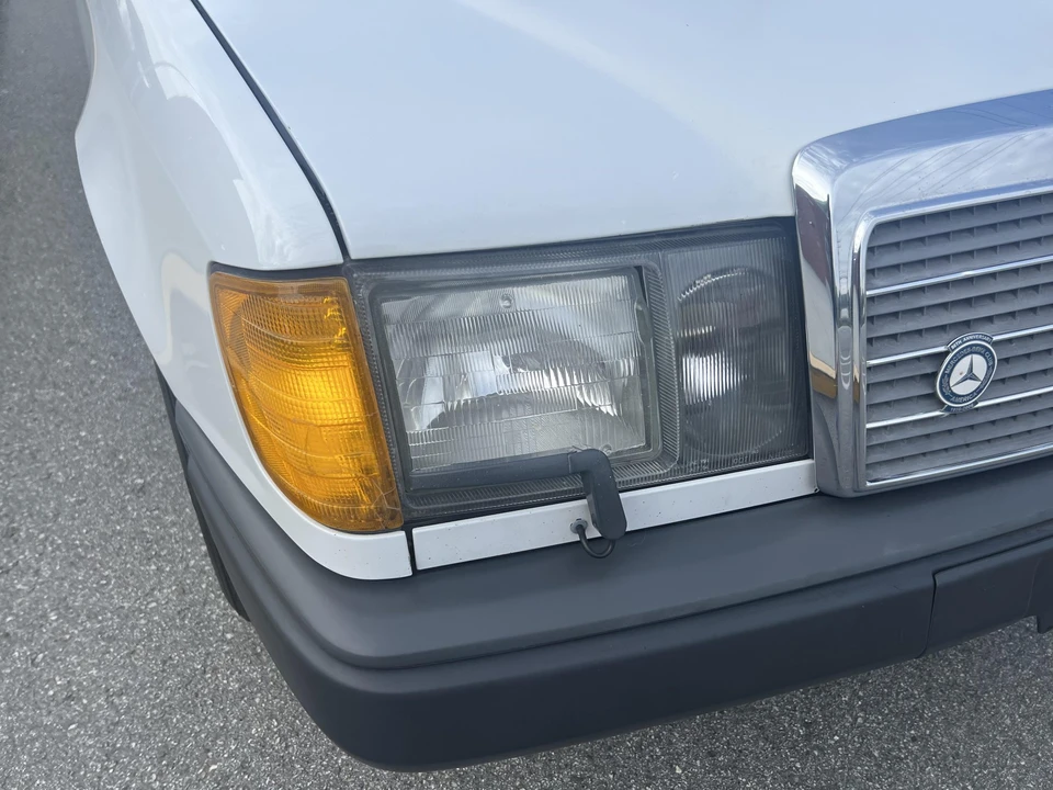 1988 Mercedes-Benz W124 E-Class - Image 31 of 31