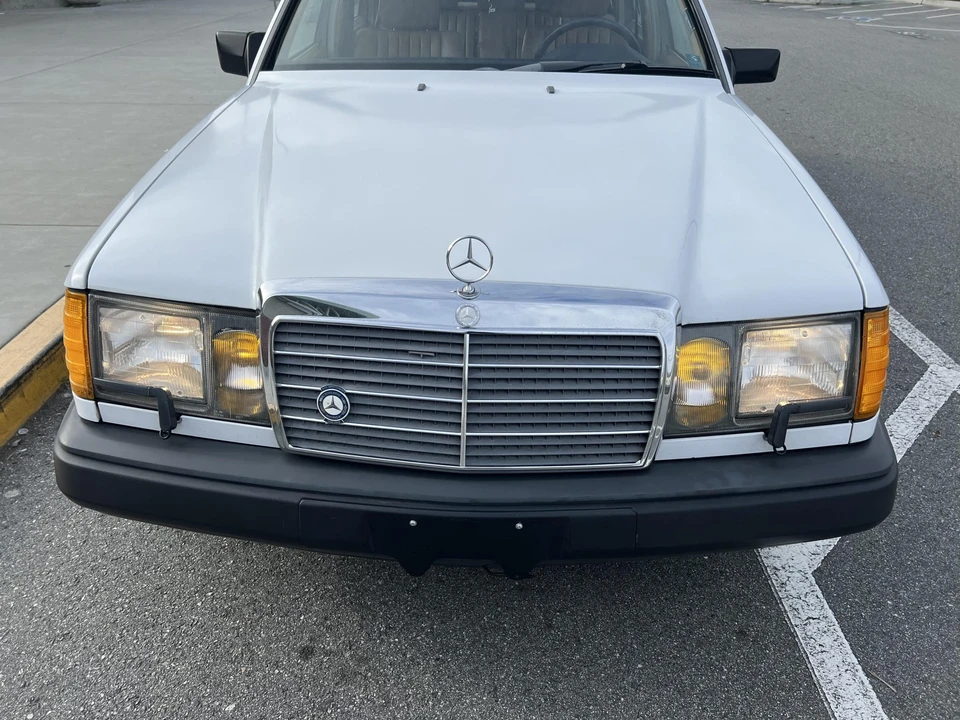 1988 Mercedes-Benz W124 E-Class - Image 20 of 31