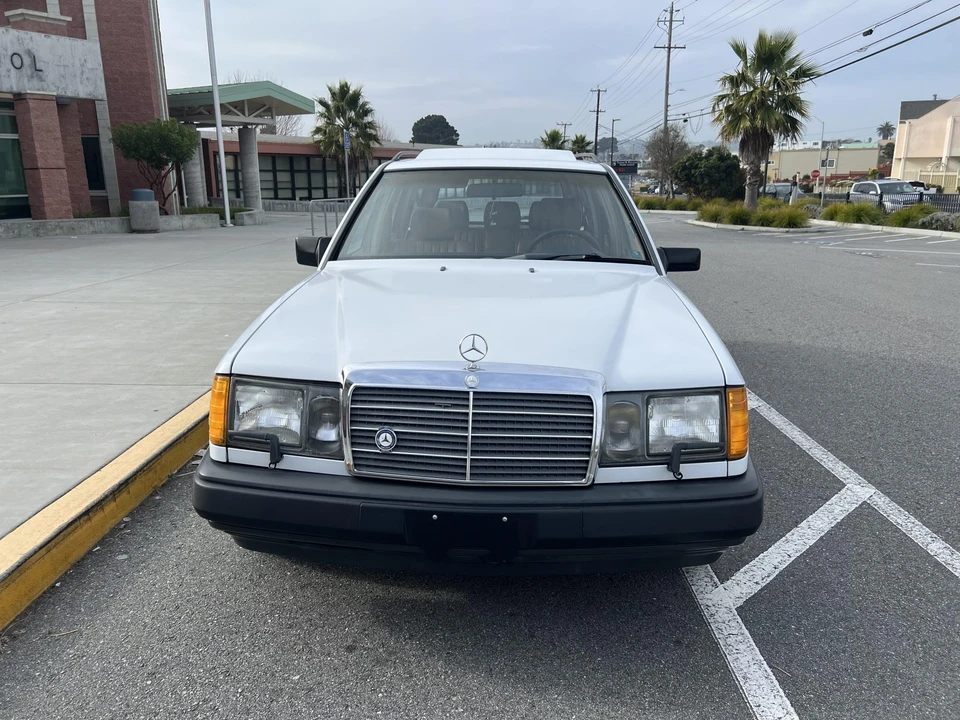 1988 Mercedes-Benz W124 E-Class - Image 19 of 31