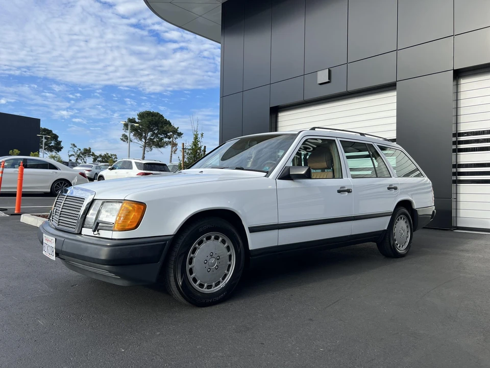 1988 Mercedes-Benz W124 E-Class - Image 10 of 31