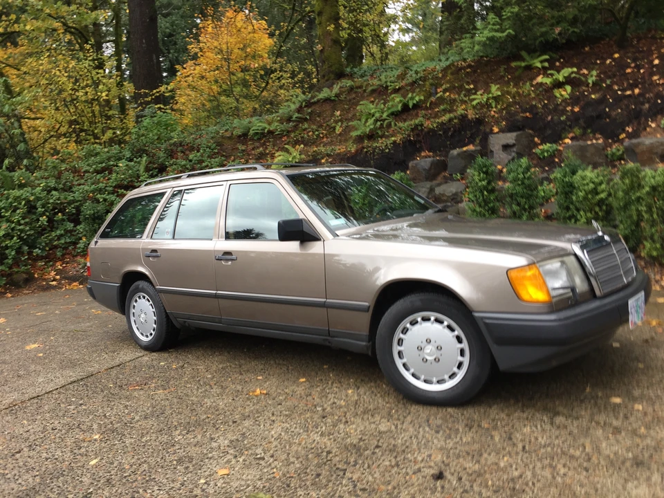 1988 Mercedes-Benz W124 E-Class - Image 2 of 31