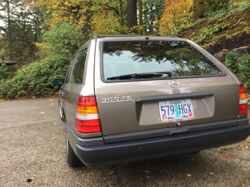 1988 Mercedes-Benz W124 E-Class - Image 14 of 31