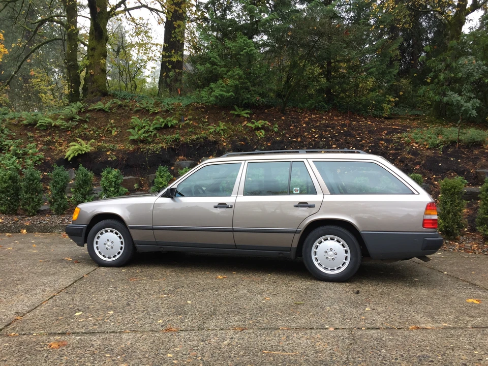 1988 Mercedes-Benz W124 E-Class - Image 17 of 31