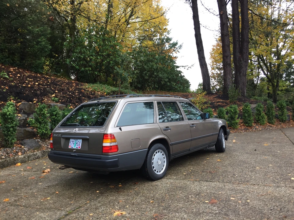 1988 Mercedes-Benz W124 E-Class - Image 10 of 31