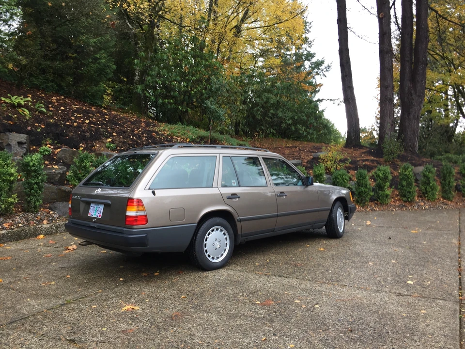 1988 Mercedes-Benz W124 E-Class - Image 9 of 31