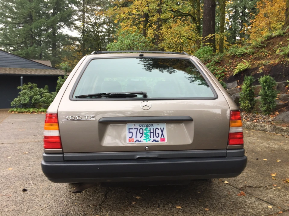 1988 Mercedes-Benz W124 E-Class - Image 13 of 31