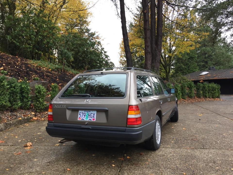 1988 Mercedes-Benz W124 E-Class - Image 12 of 31