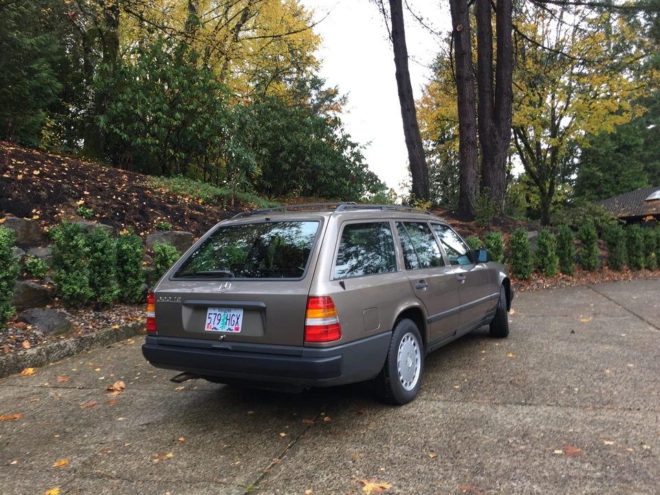1988 Mercedes-Benz W124 E-Class - Image 11 of 31