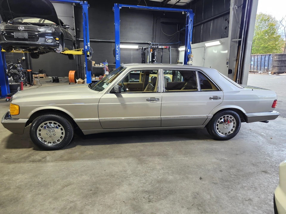 1988 Mercedes-Benz W126 S-Class Sedan - Image 20 of 31