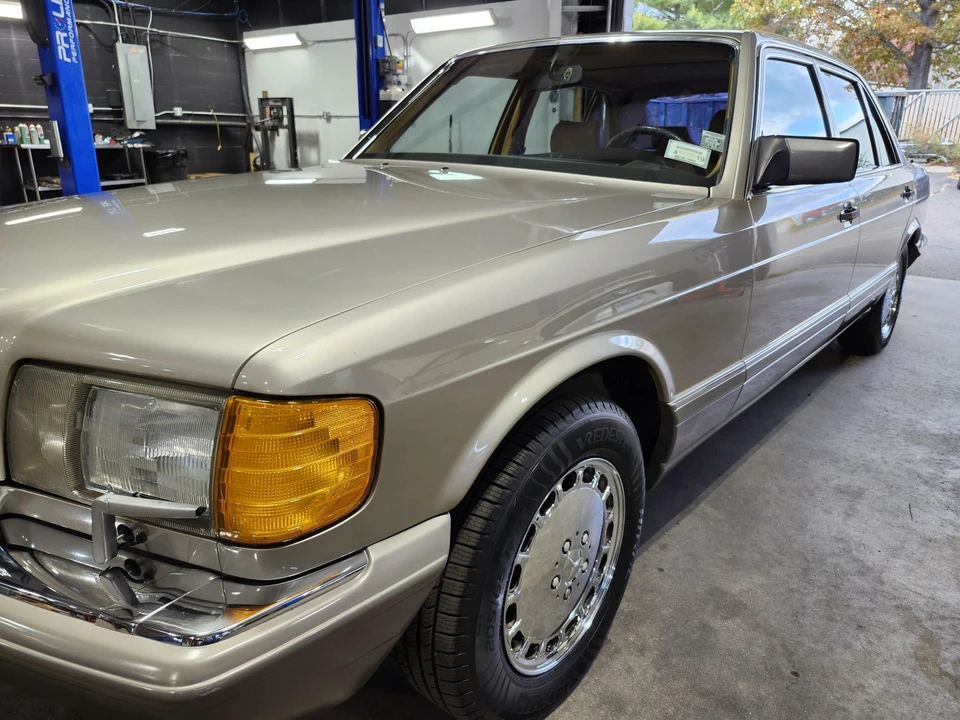 1988 Mercedes-Benz W126 S-Class Sedan - Image 30 of 31