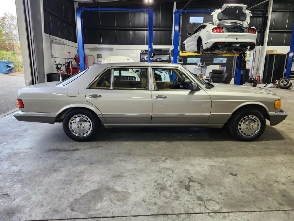 1988 Mercedes-Benz W126 S-Class Sedan - Image 21 of 31