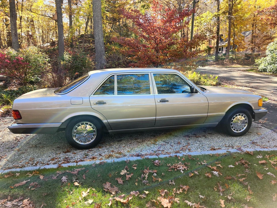 1988 Mercedes-Benz W126 S-Class Sedan - Image 17 of 31