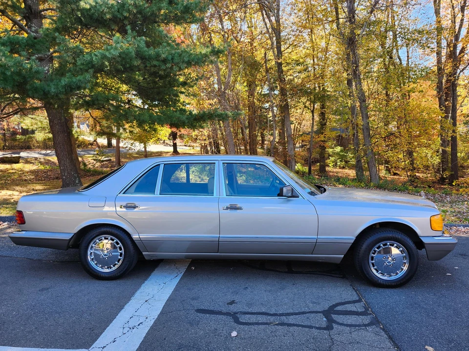 1988 Mercedes-Benz W126 S-Class Sedan - Image 6 of 31