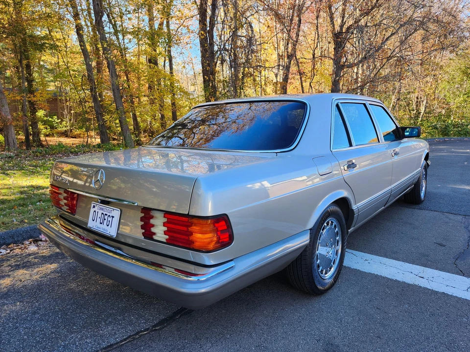 1988 Mercedes-Benz W126 S-Class Sedan - Image 9 of 31