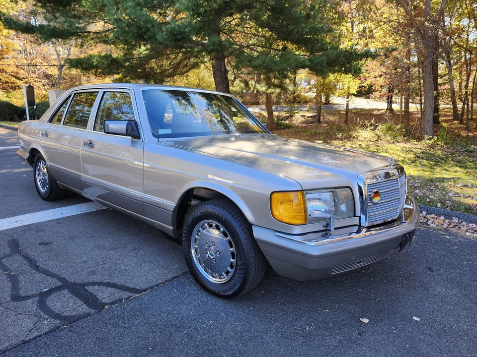 1988 Mercedes-Benz W126 S-Class Sedan - Image 5 of 31