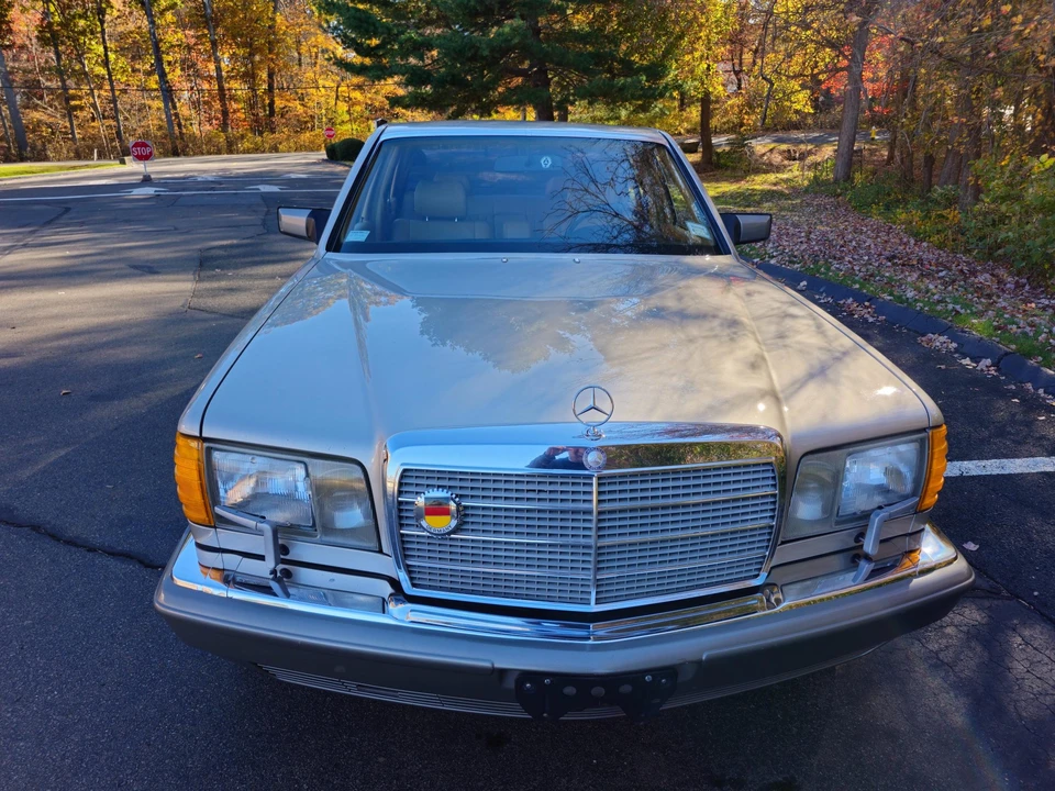 1988 Mercedes-Benz W126 S-Class Sedan - Image 3 of 31