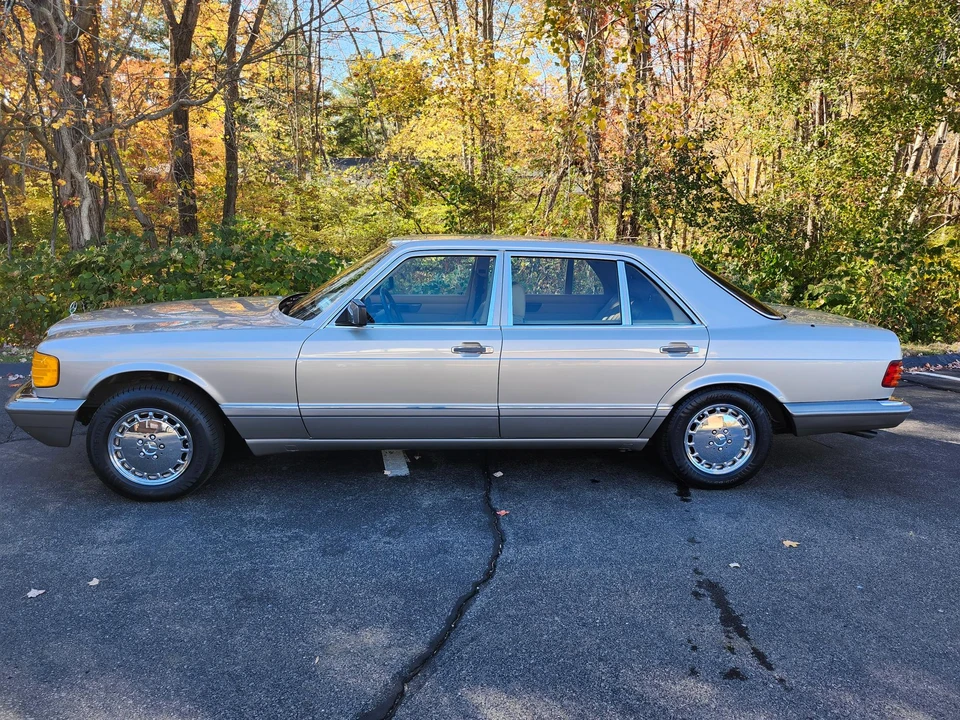 1988 Mercedes-Benz W126 S-Class Sedan - Image 13 of 31
