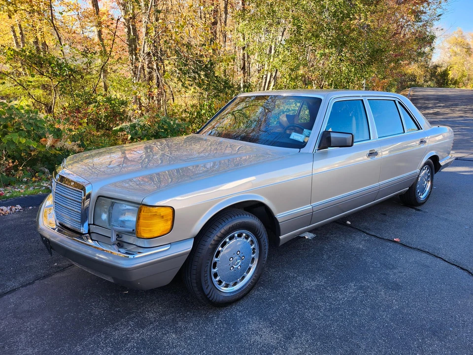 1988 Mercedes-Benz W126 S-Class Sedan - Image 2 of 31