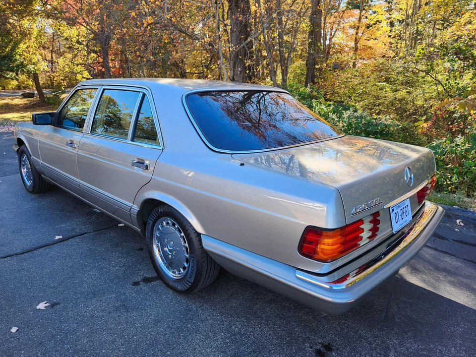 1988 Mercedes-Benz W126 S-Class Sedan - Image 12 of 31