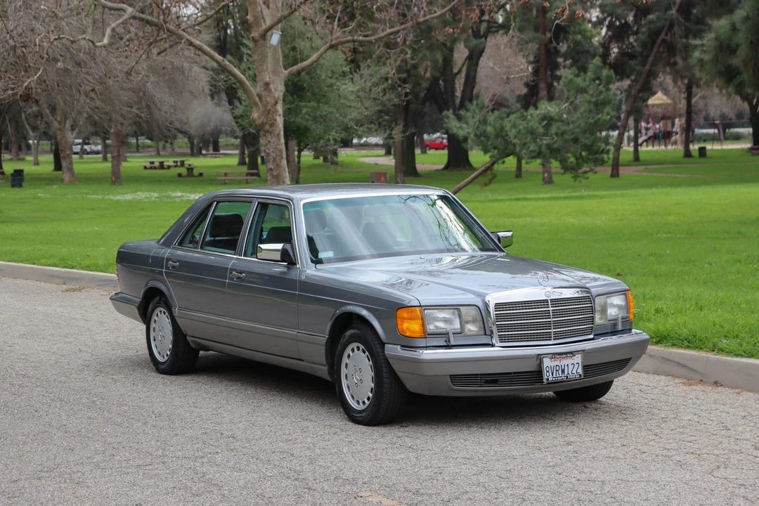 1988 Mercedes-Benz W126 S-Class Sedan - Image 8 of 31