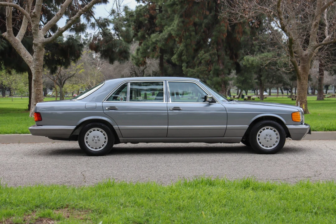 1988 Mercedes-Benz W126 S-Class Sedan - Image 13 of 31