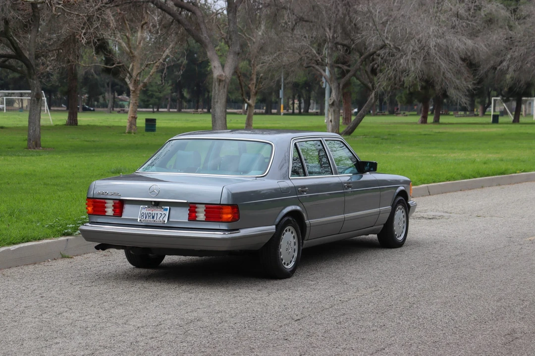 1988 Mercedes-Benz W126 S-Class Sedan - Image 18 of 31