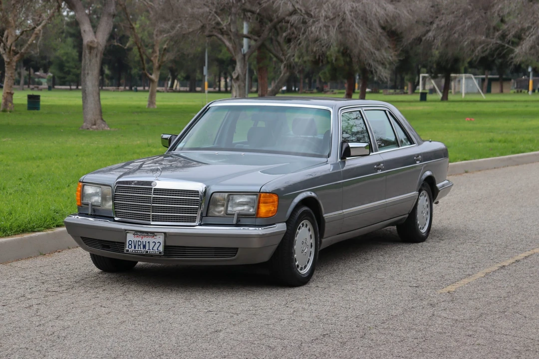 1988 Mercedes-Benz W126 S-Class Sedan - Image 4 of 31
