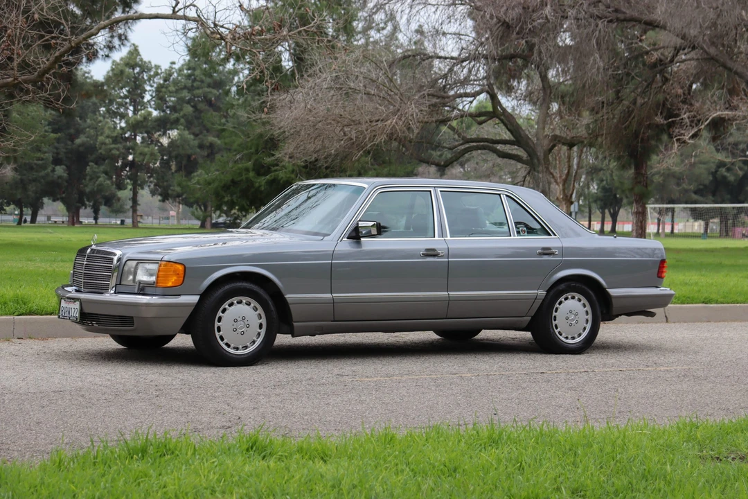 1988 Mercedes-Benz W126 S-Class Sedan - Image 2 of 31